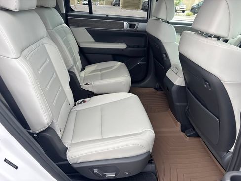 Used 2024 Hyundai Santa Fe Calligraphy AWD/4WD image 18