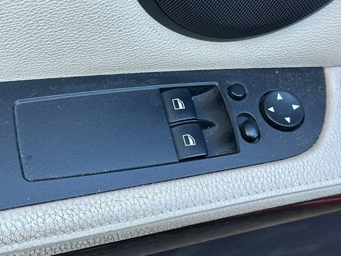 Used 2011 BMW 328i Coupe image 11