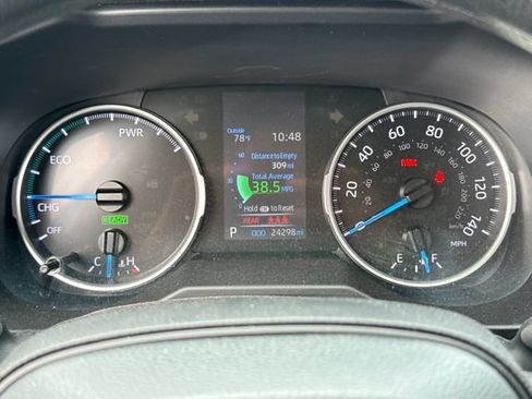 Used 2022 Toyota RAV4 LE AWD/4WD image 25