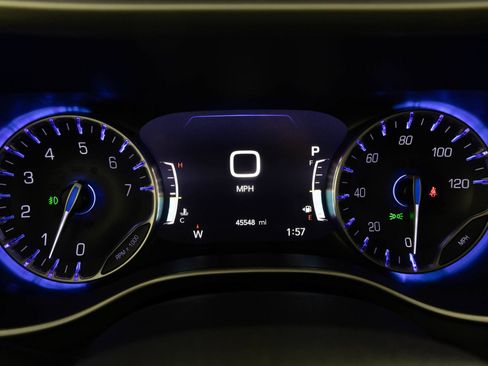 Used 2022 Chrysler Pacifica Touring-L FWD image 25