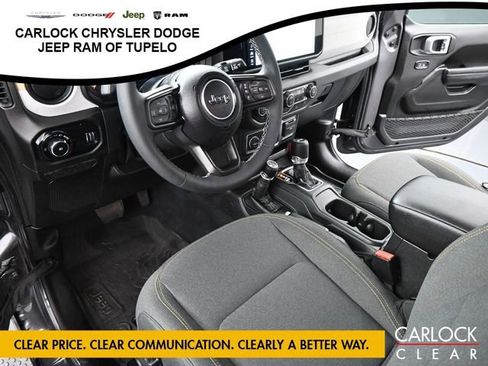 Used 2025 Jeep Wrangler Sport image 21