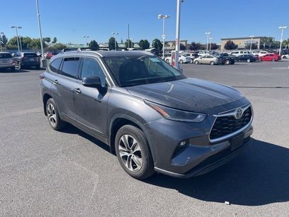 Used 2021 Toyota Highlander XLE