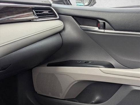 Used 2018 Toyota Camry LE image 20