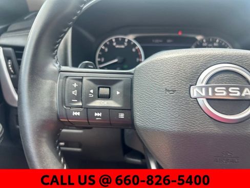 Used 2025 Nissan Rogue SV FWD image 12