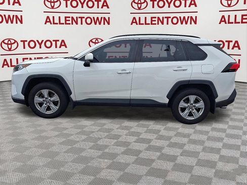 Used 2019 Toyota RAV4 XLE w/ Carpet Mat Package AWD/4WD image 4