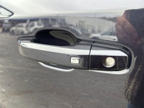 Used 2022 Chevrolet Silverado 1500 LT w/ Z71 Off-Road Package image 14