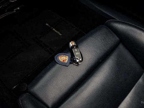 Used 2015 Porsche 911 Turbo S image 88