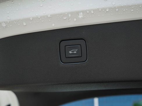 New 2026 Buick Envista Sport Touring w/ Convenience I Package FWD image 9
