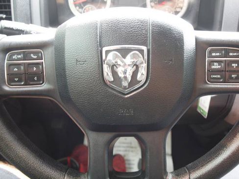 Used 2017 RAM 1500 Express AWD/4WD image 9