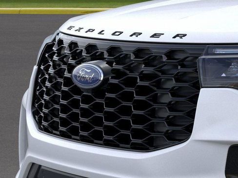 Used 2026 Ford Explorer ST-Line AWD/4WD image 17
