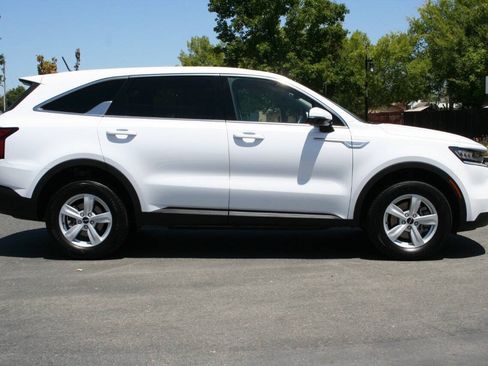 Used 2022 Kia Sorento LX AWD/4WD image 4