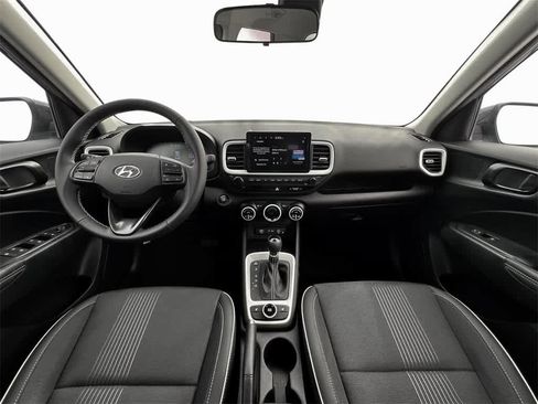 New 2025 Hyundai Venue Limited image 13