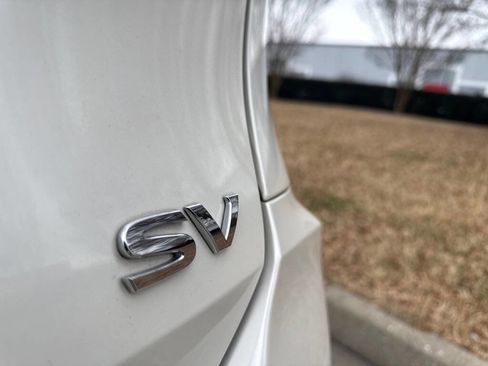 Used 2020 Nissan Rogue SV image 8