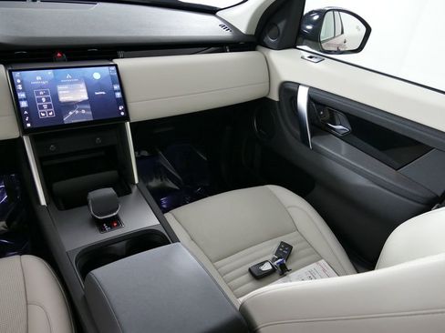 Used 2024 Land Rover Discovery Sport S AWD/4WD image 8
