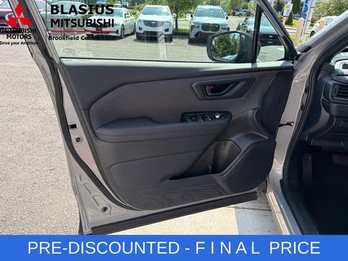 Used 2025 Subaru Forester Premium w/ Convenience Package #1 AWD/4WD image 15