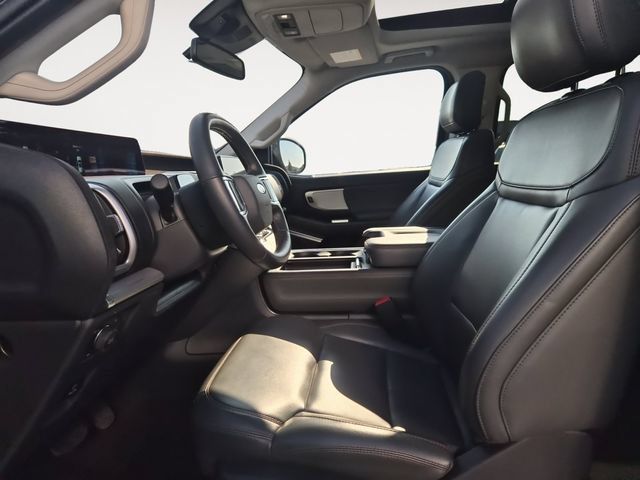 Certified 2025 Ford Expedition Active AWD/4WD image 11