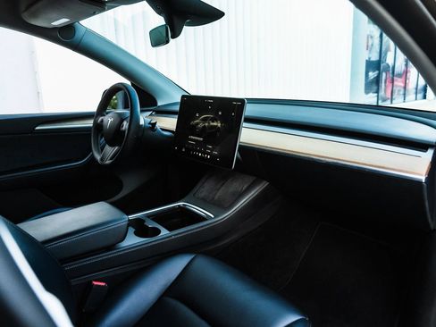 Used 2023 Tesla Model Y 2WD image 25