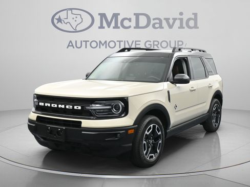 Used 2024 Ford Bronco Sport Outer Banks w/ Tech Package AWD/4WD image 1