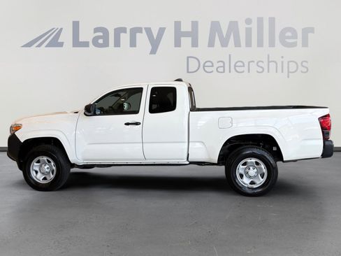 Used 2021 Toyota Tacoma SR RWD image 2