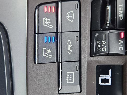 Used 2019 Porsche 911 Turbo w/ Light Design Package image 18