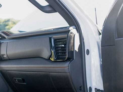 Used 2024 GMC Sierra 2500 AT4 w/ AT4 Premium Plus Package image 44