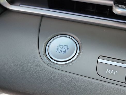 Used 2025 Hyundai Elantra SEL image 28