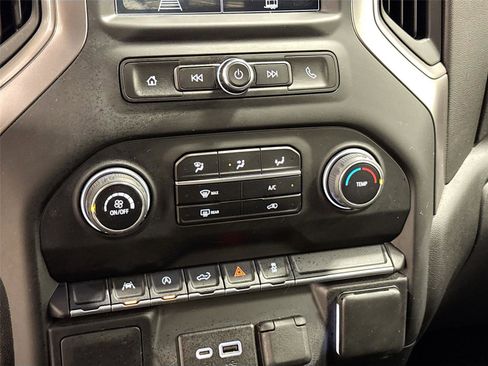 Used 2022 Chevrolet Silverado 1500 Custom image 14