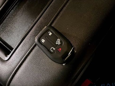 Used 2021 GMC Sierra 1500 AT4 w/ AT4 Value Package AWD/4WD image 30