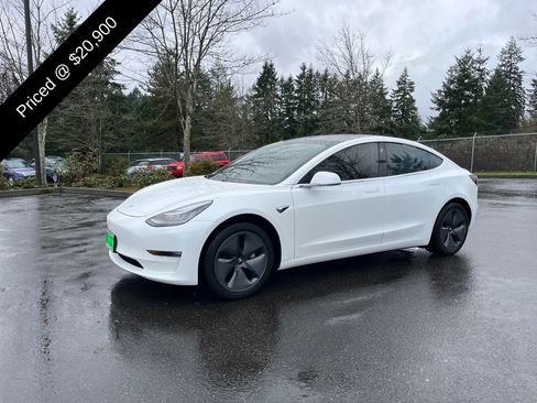 Used 2020 Tesla Model 3 Standard Range Plus image 4