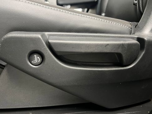 Used 2025 Nissan Pathfinder SL image 14