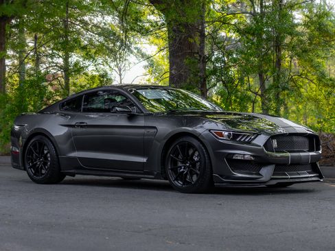 Used 2016 Ford Mustang Shelby GT350 w/ Technology Package image 47