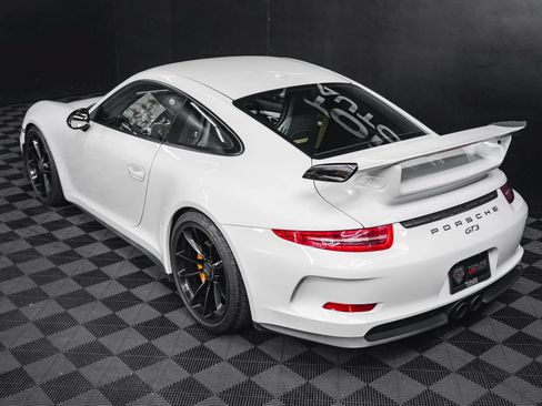 Used 2015 Porsche 911 GT3 RWD image 30