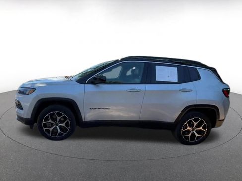 Used 2025 Jeep Compass Limited AWD/4WD image 8