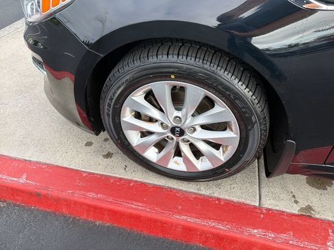 Used 2018 Kia Optima EX w/ Premium Package FWD image 23