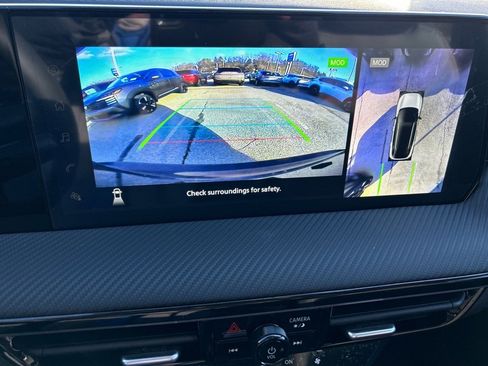 New 2025 Nissan Kicks SR image 7