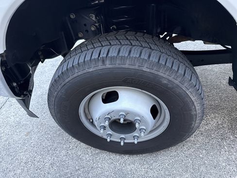 Used 2021 Ford F350 XL w/ Power Equipment Group image 19