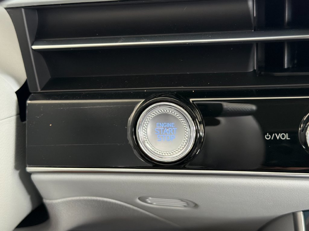 New 2026 Genesis GV70 2.5T Advanced AWD/4WD image 23