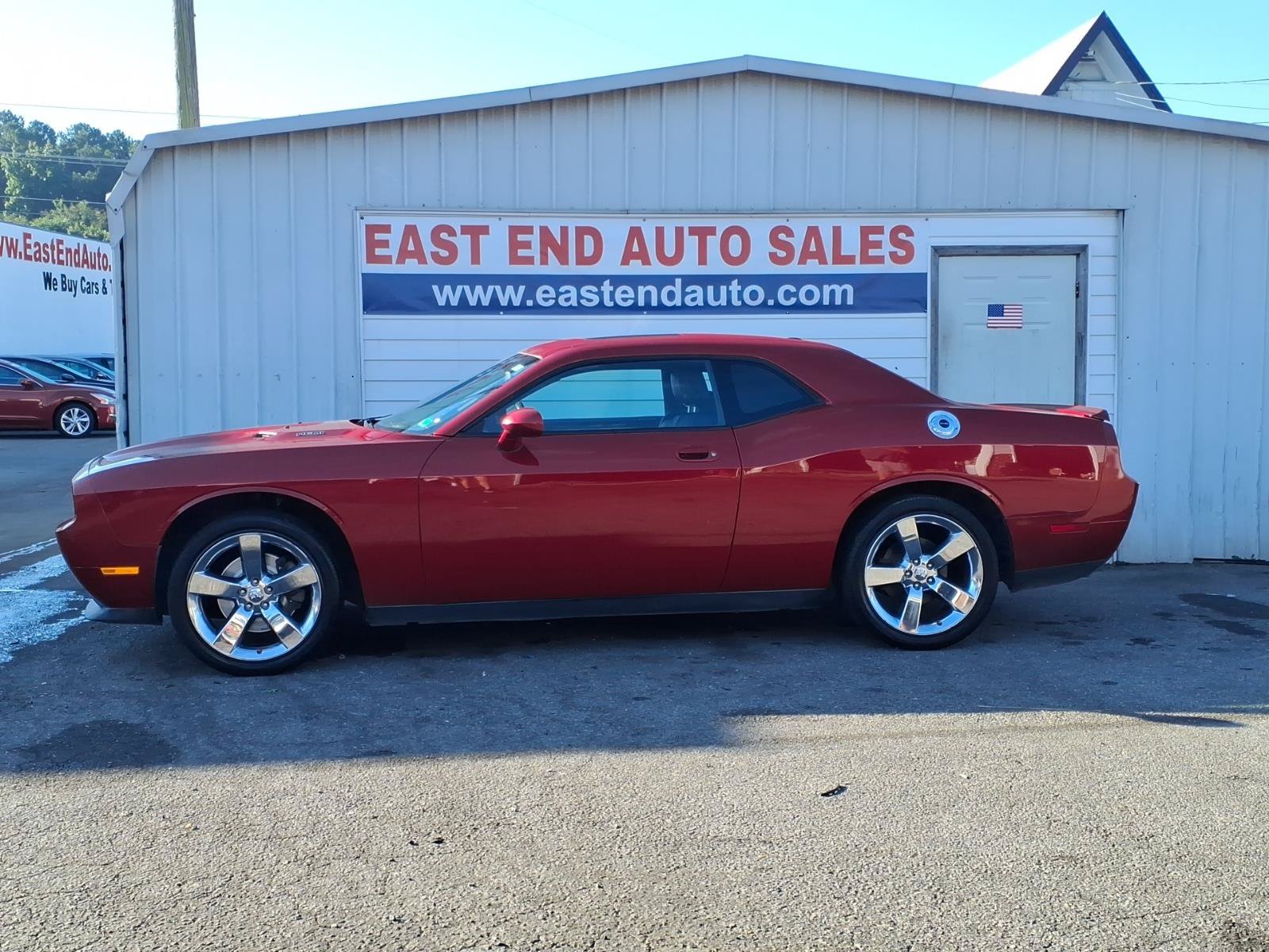 Used 2009 Dodge Challenger R/T RWD image 2
