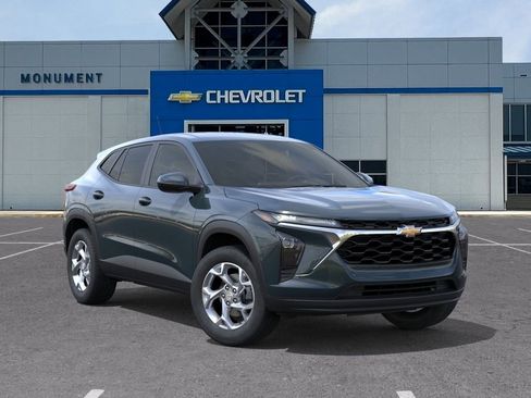 New 2026 Chevrolet Trax LS w/ LS Convenience Package FWD image 7