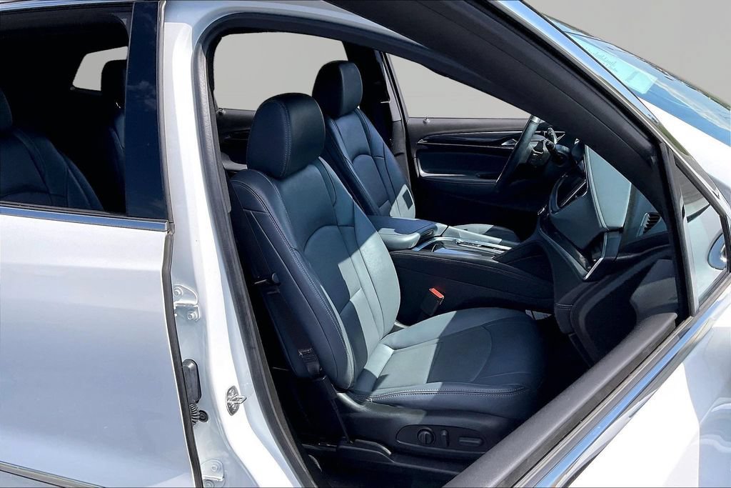 Used 2023 Buick Enclave Essence FWD image 32