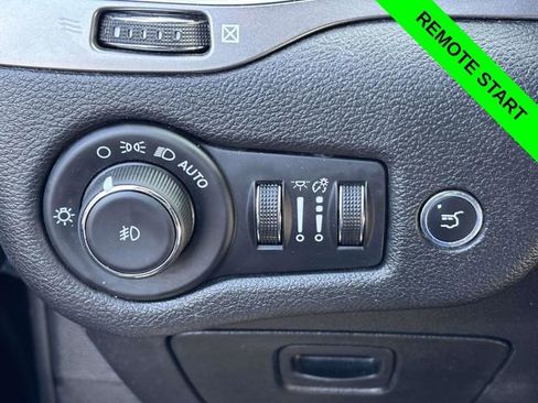Used 2021 Jeep Cherokee Limited w/ Mopar Interior Package image 12