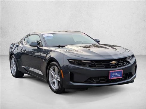 Used 2020 Chevrolet Camaro LT image 3