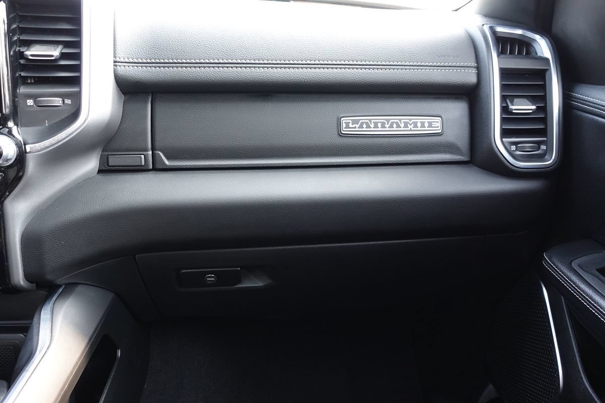 Used 2025 RAM 1500 Laramie w/ Sport Appearance Package AWD/4WD image 44