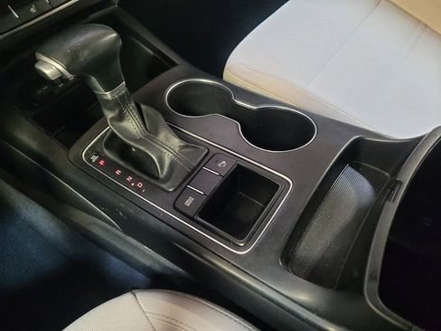 Used 2020 Kia Sorento LX w/ LX I4 Convenience Package image 26