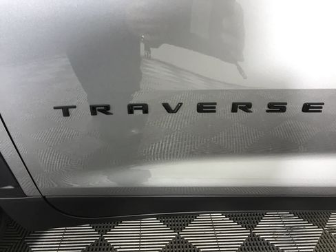 New 2026 Chevrolet Traverse LT w/ Midnight/Sport Edition image 7