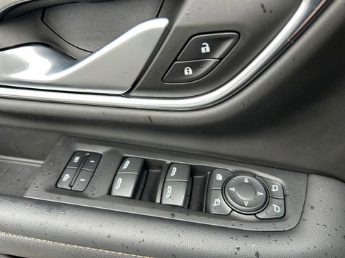 Used 2022 GMC Yukon AT4 w/ Technology Package image 23