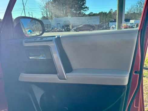 Used 2014 Toyota 4Runner SR5 Premium image 18