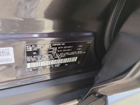 Used 2025 Toyota RAV4 XLE AWD/4WD image 24