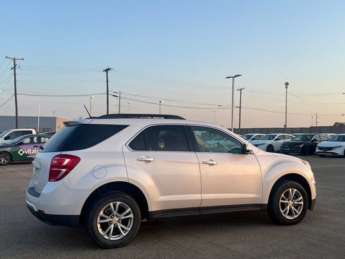 Used 2017 Chevrolet Equinox LT FWD image 25