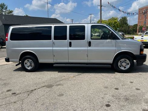 Used 2020 Chevrolet Express 3500 LS RWD image 6